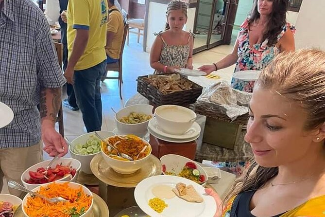 Private Guided Tour to Giza Pyramids and Great Sphinx - Experiencing the Great Sphinx