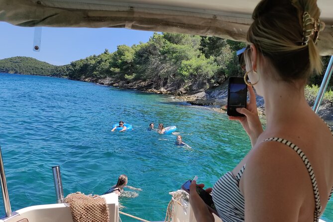 Private Half-Day Boat Tour to Nearby Islands in Zadar With Drinks - Meeting Point and Pickup
