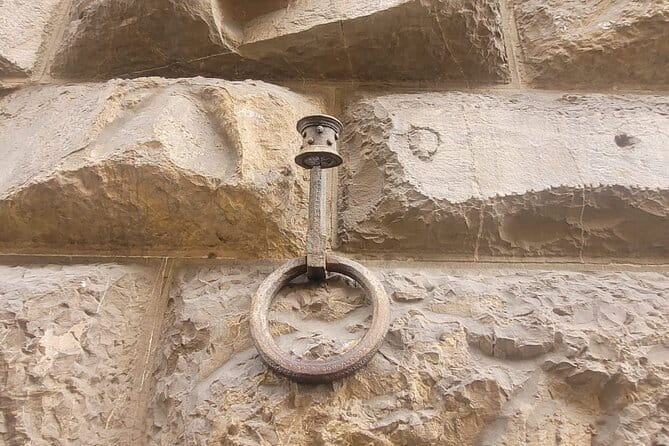 Private Half Day Guided Walking Tour Visit of Florence - Santa Felicita Church and the Vasari Corridor