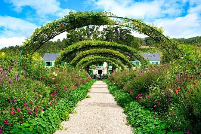 Private Half-Day Tour to Monet's Garden in Paris - The Journey Begins: From Paris to Giverny