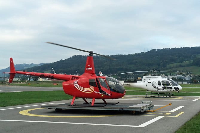 Private helicopter tour to Jura and Seeland - a beautiful sightseeing flight - Flying Over Bern and the Jura Mountains