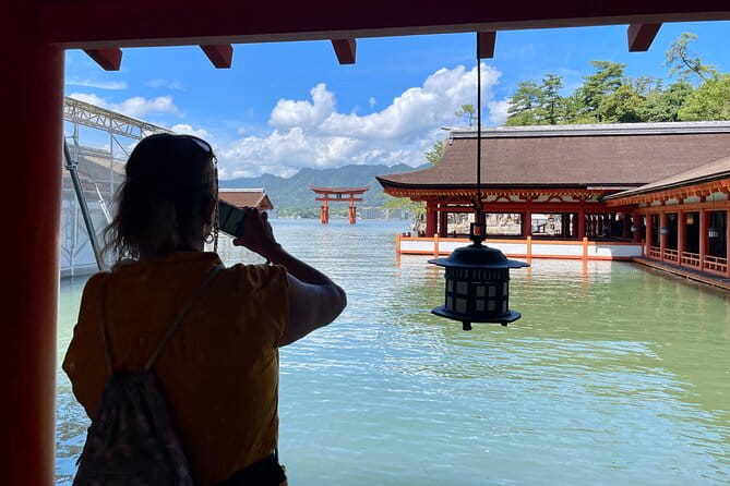 Private Hiroshima and Miyajima Tour With Local - Discovering the Wonders of Miyajima