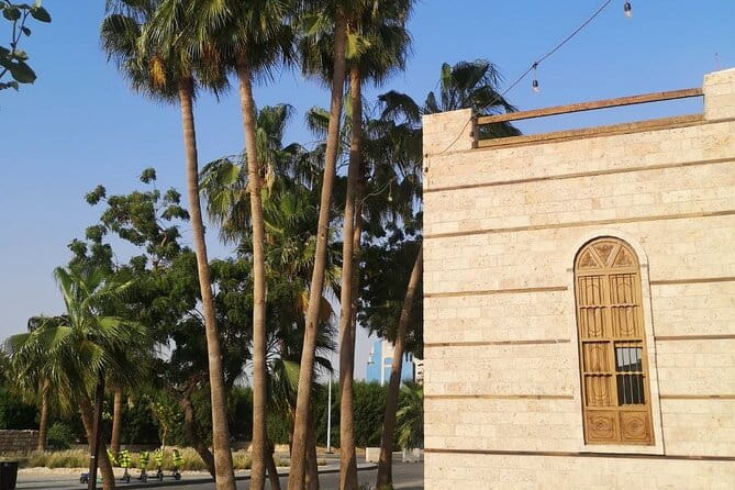 Private Historic District Tour in Jeddah by a Local Guide - Highlights of the Tour