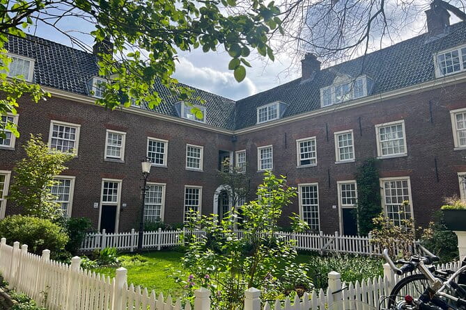 Private Historical Highlights Walking Tour, local Dutch guide - Who Would Love This Tour?