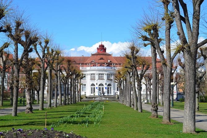 Private Karlovy Vary trip from Prague with glassworks All-Incl. - Frequently Asked Questions