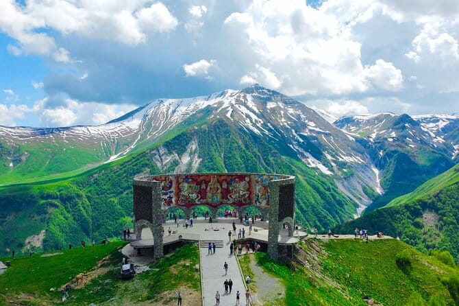 Private Kazbegi and Gudauri Mountain Tour - Art and History at the Russian-Georgian Friendship Monument