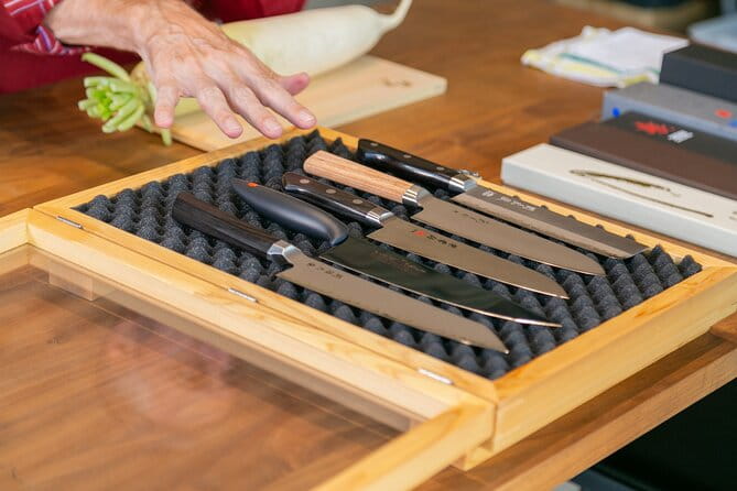 Private Knife Purchasing Tour in Seki Gifu - Meeting and Pickup Details