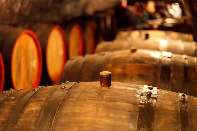 Private Lake Balaton Experience with an unforgettable Wine Tasting - Exploring Lake Balaton and Its Vibrant Towns