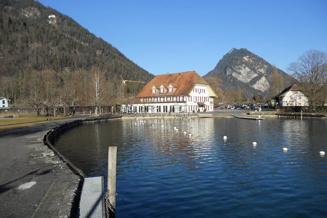 Private Lake Thun and Lake Brienz Express Tour from Interlaken - Price and Value: A Budget-Friendly Way to See Iconic Lakes