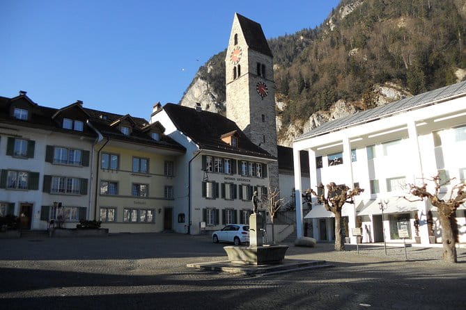 Private Lake Thun and Lake Brienz Express Tour from Interlaken - The Sum Up