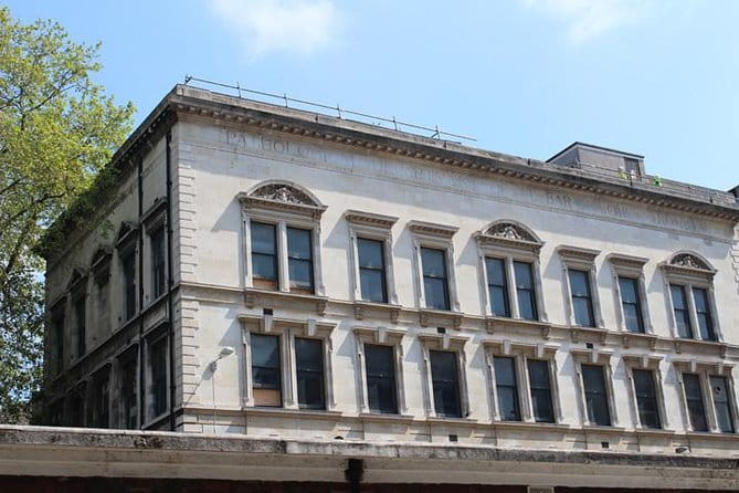 Private London 3 hour Sherlock Locations Tour by Black Taxi - A Personalized Sherlock Tour in London That Connects Fans to Fiction and Filming