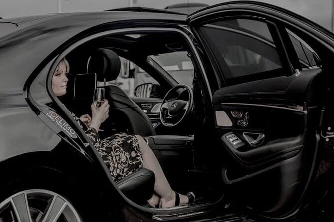 Private Luxury Airport transport Keflavik in Sedan - Key points / Takeaways