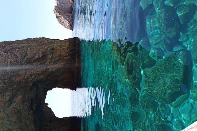 Private Luxury Sunset Cruise Blue Caves Champagne Included 5pax - Price and Logistics