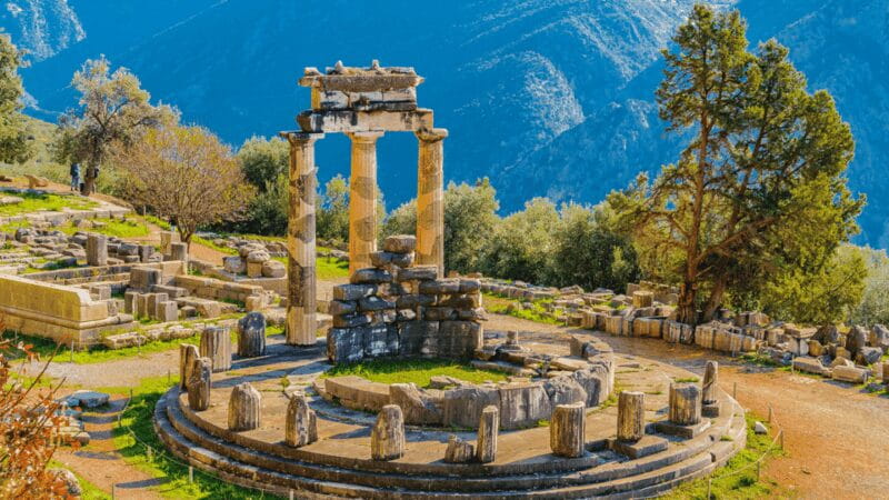 Private Luxury Tour: Delphi, Arachova and Hosios Loukas - Key Points / Takeaways
