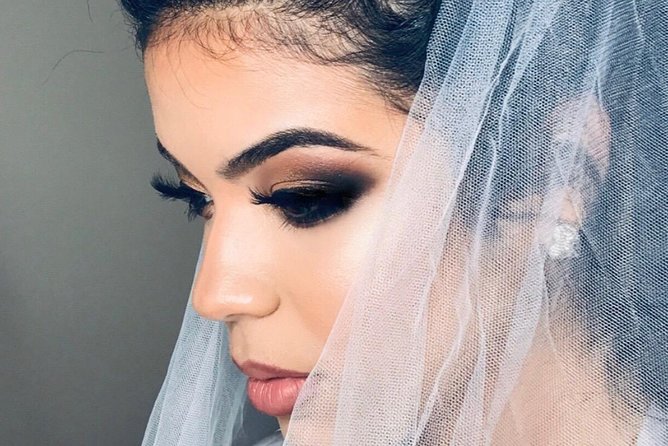 Private Makeup Session With a Local Artist in Grand Cayman - Session Features