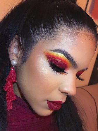 Private Makeup Session With a Local Artist in Grand Cayman - Customized Look for Occasions