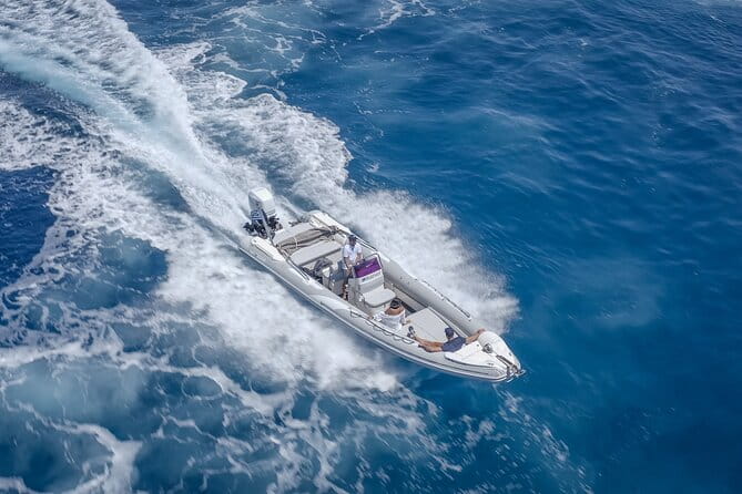 Private Milos Tour "Pirates Hideout"- Luxury Boat Rental - Price, Booking, and Practical Tips