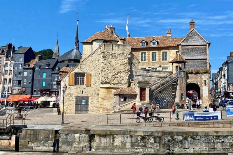 Private Mont Saint-Michel, Honfleur Trip by Mercedes - Return Journey: Long Drive with a Rest Stop
