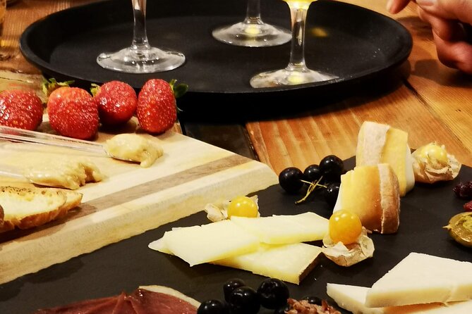 Private Montreal Authentic Neighbourhood Discovery With Ruby Roy - Physical Requirements