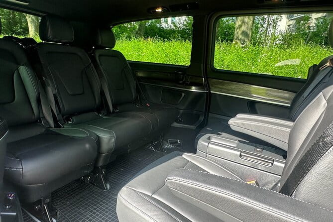 PRIVATE MPV TRANSFER FROM/TO BRUSSELS AIRPORT (Max 6 pax) ONE-WAY - How It Compares with Other Options