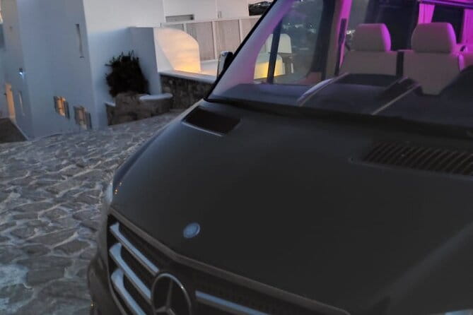 Private Mykonos Airport/Port Luxury Transfer-Taxi - Who Should Consider This Service?