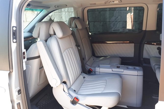 Private Night Transfer Amalfi Coast to Naples. - Seamless Night Transfer for a Stress-Free End to Your Trip