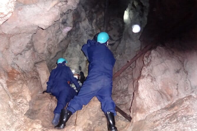 Private Ninja Training in a Cave in Hidaka - Suiting Up as a Ninja