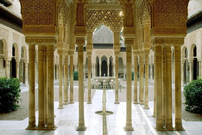 Private official tour guide for visit to Alhambra in Granada from Cordoba Hotel - How this tour compares to other options