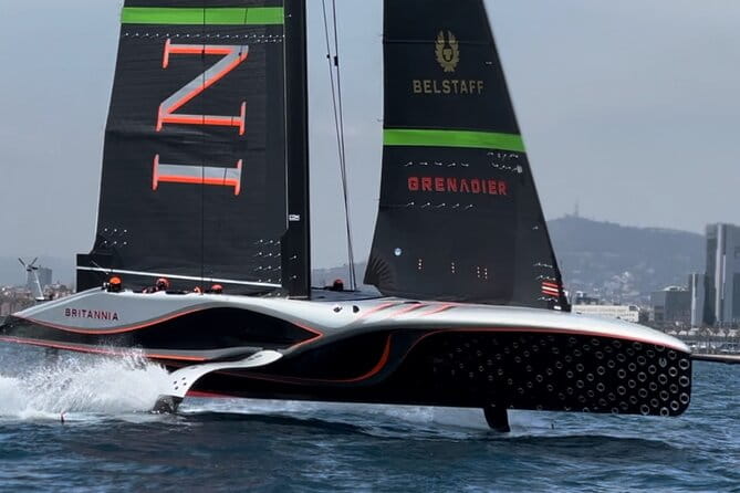 Private One Hour Powerboat trip with lots of high speed fun - Who This Experience Is Perfect For