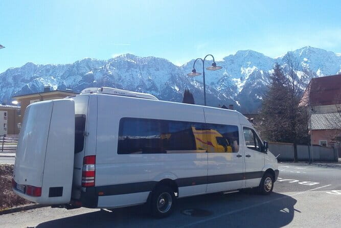 Private one way Sightseeing Transfer From Salzburg To Prague Via Cesky Krumlov - Discovering the Journey: From Salzburg to Cesky Krumlov