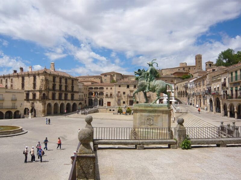 Private or group guided visit in Trujillo - Wrapping Up at Plaza Mayor and Final Thoughts