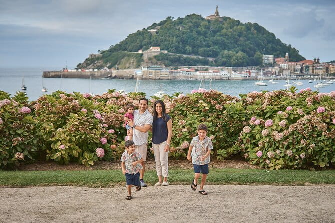 Private Photo Session with a Professional in San Sebastián - Practical Tips for Booking and Making the Most of Your Session