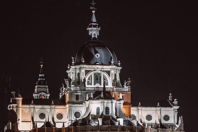 Private Photography Tour in Madrid with Personal Guide and Photographer - FAQ