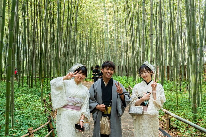 Private Photoshoot Experience in Arashiyama Bamboo - Choosing the Perfect Outfits and Poses