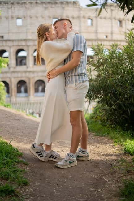 Private Photoshoot in Central Rome with Local Photographer - Who Will Love This Experience?