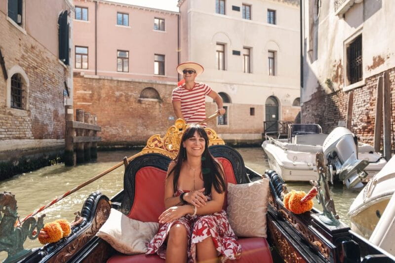 Private Photoshoot of Your Gondola Ride in Venice - Inside the Itinerary: What to Expect at Each Stop