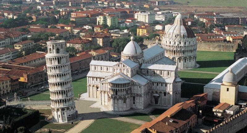 Private Pisa and Lucca Tour and ticket for the Leaning Tower - Entering the World of Tuscany’s Towns