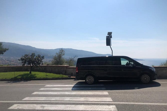 Private Pompeii & Amalfi Coast Shore Excursion from Naples Port - Starting the Day: Comfort and Convenience in Naples