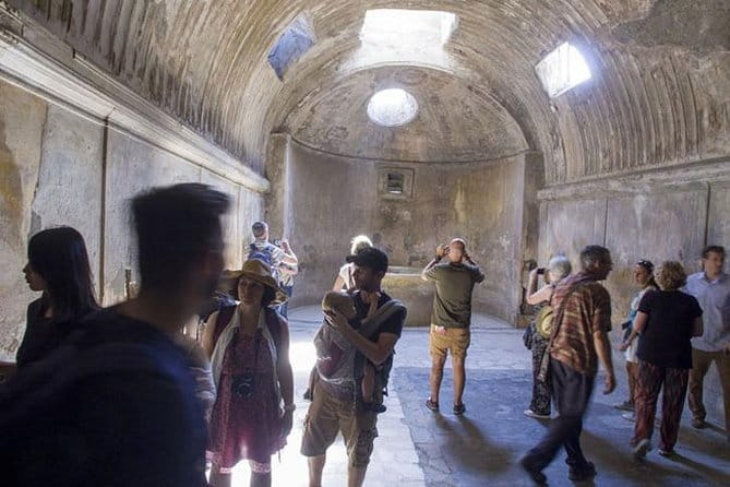 Private Pompeii & Amalfi Coast Shore Excursion from Naples Port - Lunch in Amalfi: Tasting Authentic Flavors