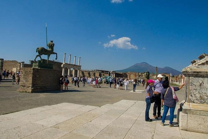 Private Pompeii & Amalfi Coast Shore Excursion from Naples Port - Who Should Consider This Experience?