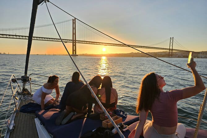 Private Relaxing Sunset Tour along the Tagus River - In-Depth Review of the Sunset Sailing Experience