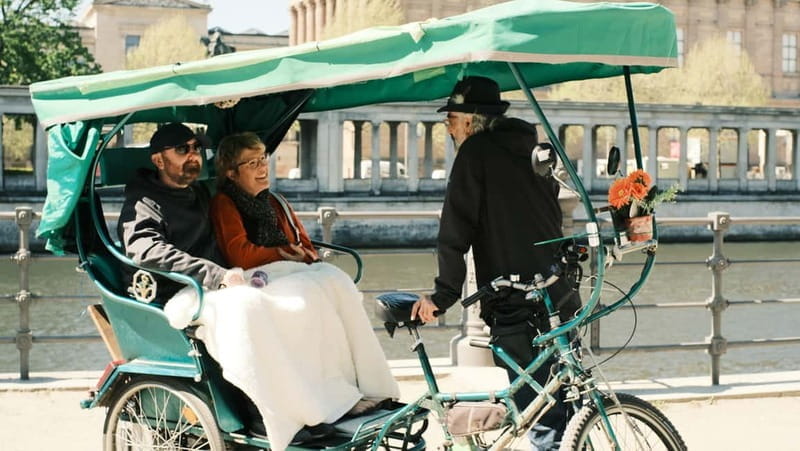 Private Rickshaw Berlin Highlights and secrets up-to 6 Pers. - Key Points / Takeaways