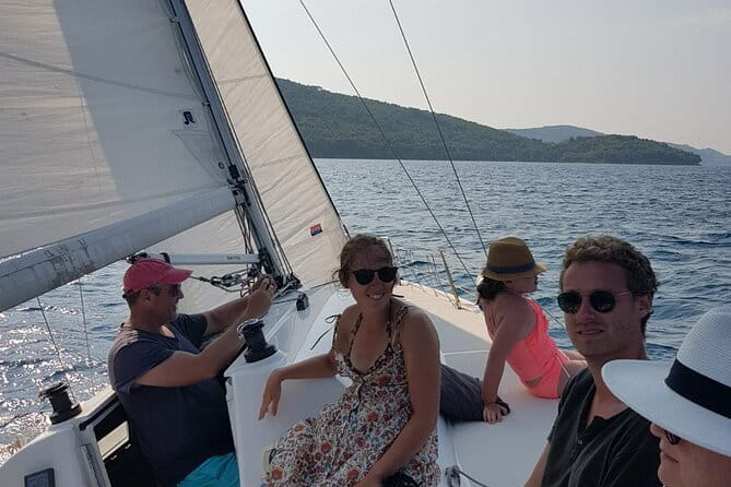 Private - Romantic Sunset Sailing on a 36ft yacht from Hvar (up to 8 travellers) - Practical Details and Tips