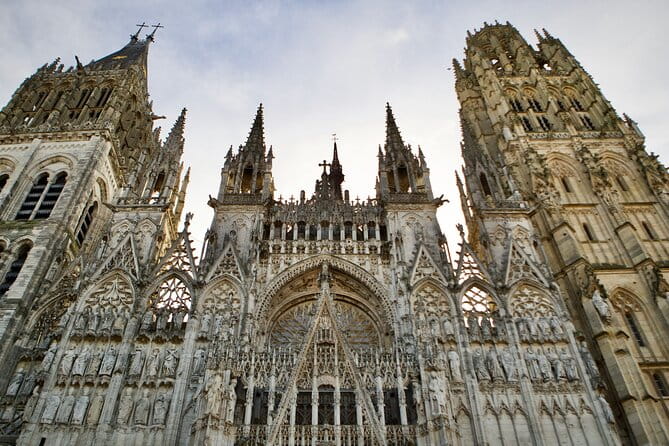 Private Rouen, Giverny Day trip from Paris with Michelin Lunch - FAQ