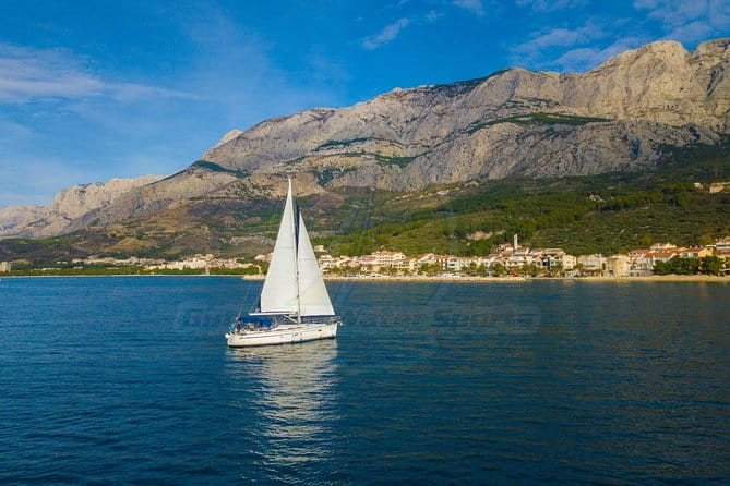 Private sailing tour at the Makarska Riviera - Key Points