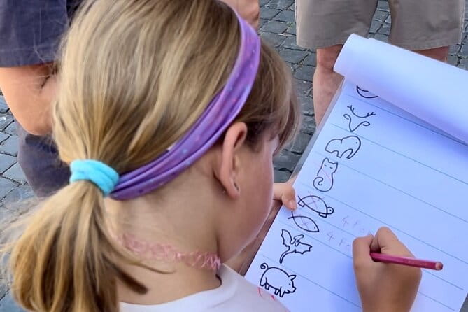 Private Scavenger Hunt Art Lab for FamiliesWith Romes Landmarks - Exploring Rome with a Creative Twist