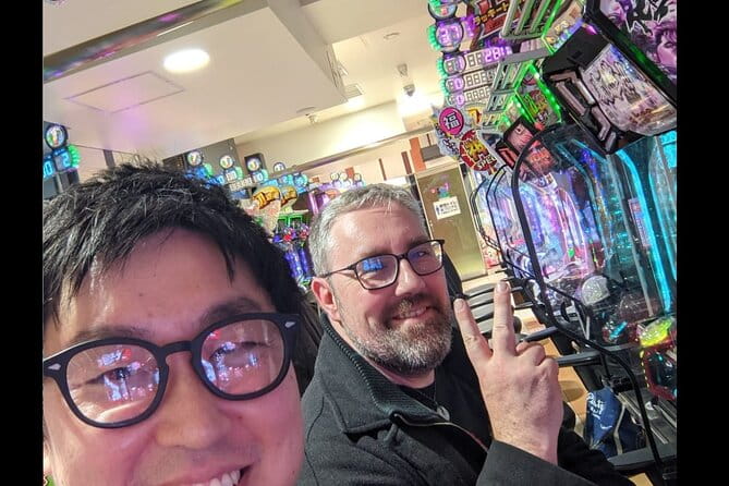 Private Shinjuku Walking Tour: Explore Tokyo's Iconic District - Taking in Shinjukus Vibrant Subcultures