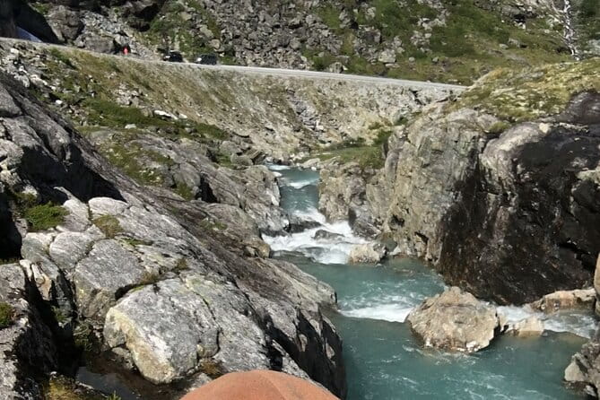 Private shore excursions Troll road in 5-7 groups - Key points / Takeaways