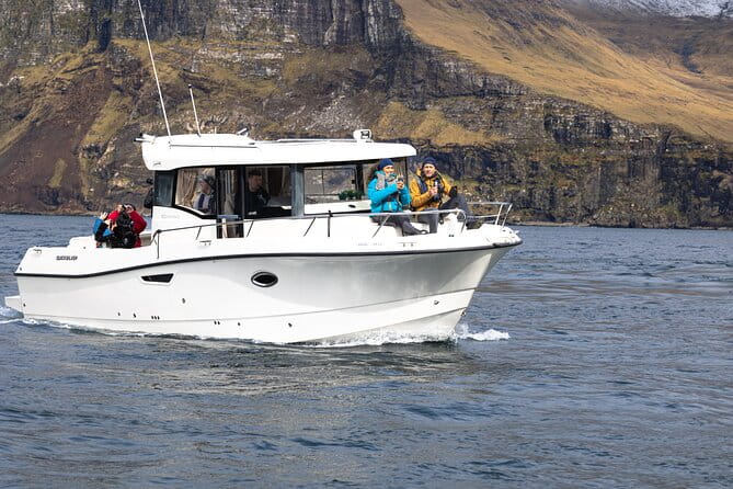 Private Sightseeing Tour with Local Skipper to Vágar Area - Exploring the Faroe Islands from the Water: An In-Depth Look