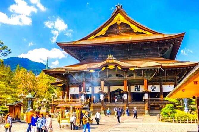 Private Snow Monkeys Park Day Trip From Tokyo or Nagano - Discovering Zenkoji Shrine and Matsushirojo Castle